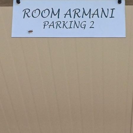 Room Armani Ровинь Экстерьер фото