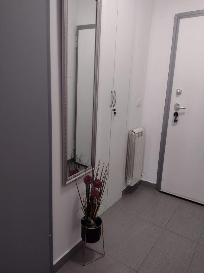 Room Armani Ровинь Экстерьер фото
